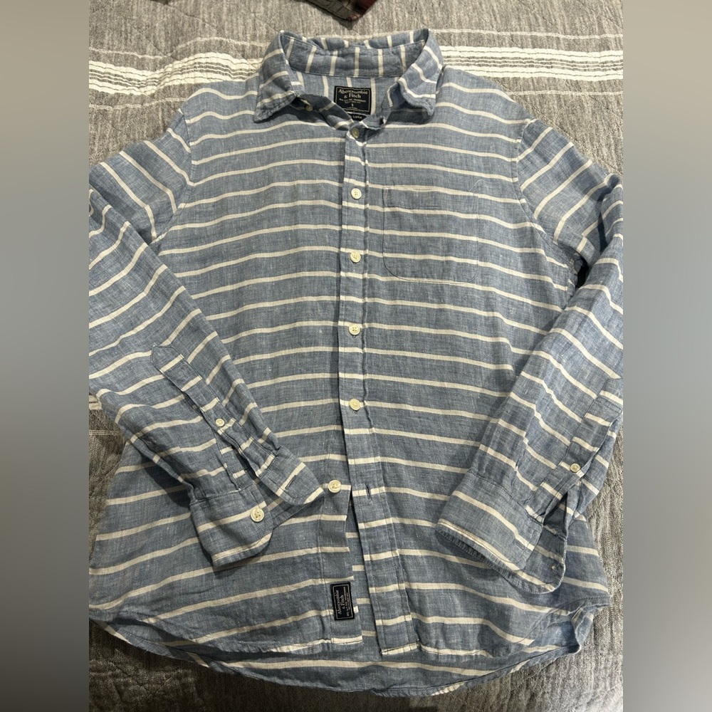 Abercrombie & Fitch Blue and White Casual Button Down Shirt linen